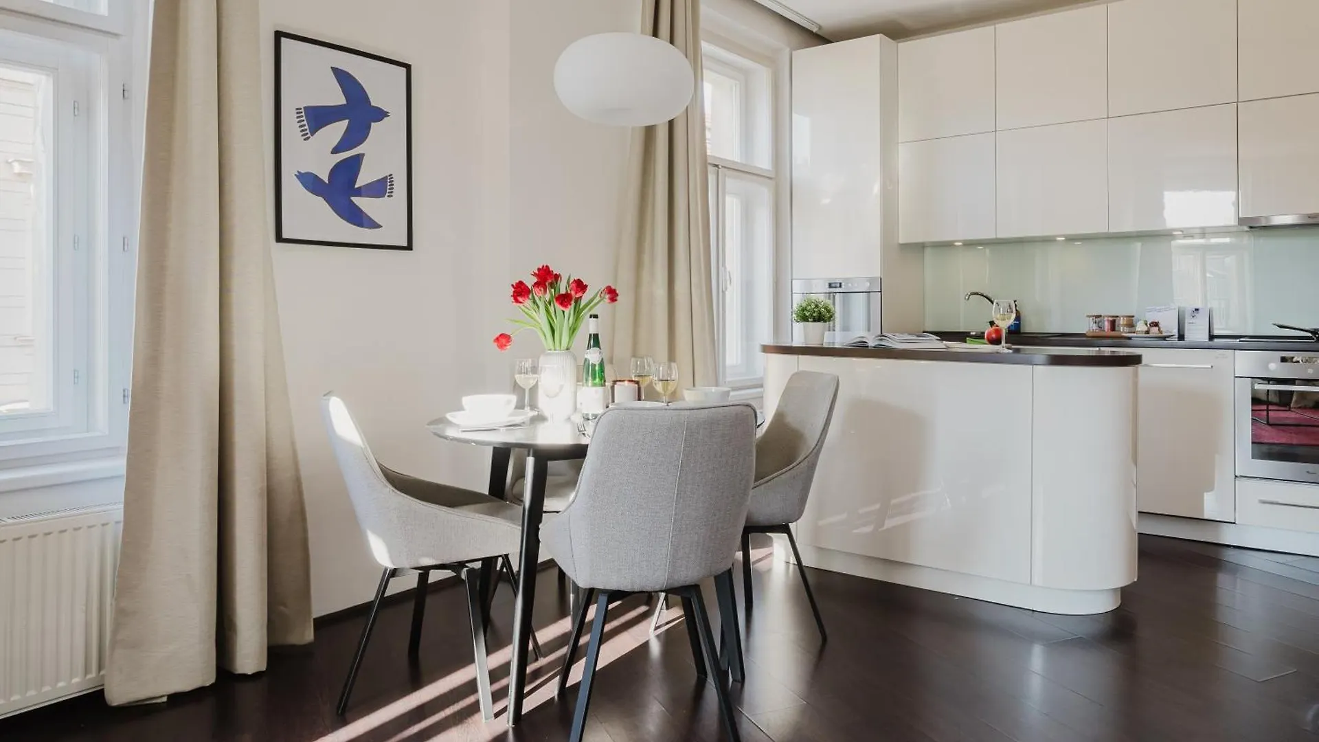 Prague Days - Stylish Apartment - Netflix - Hip District Tsjechië