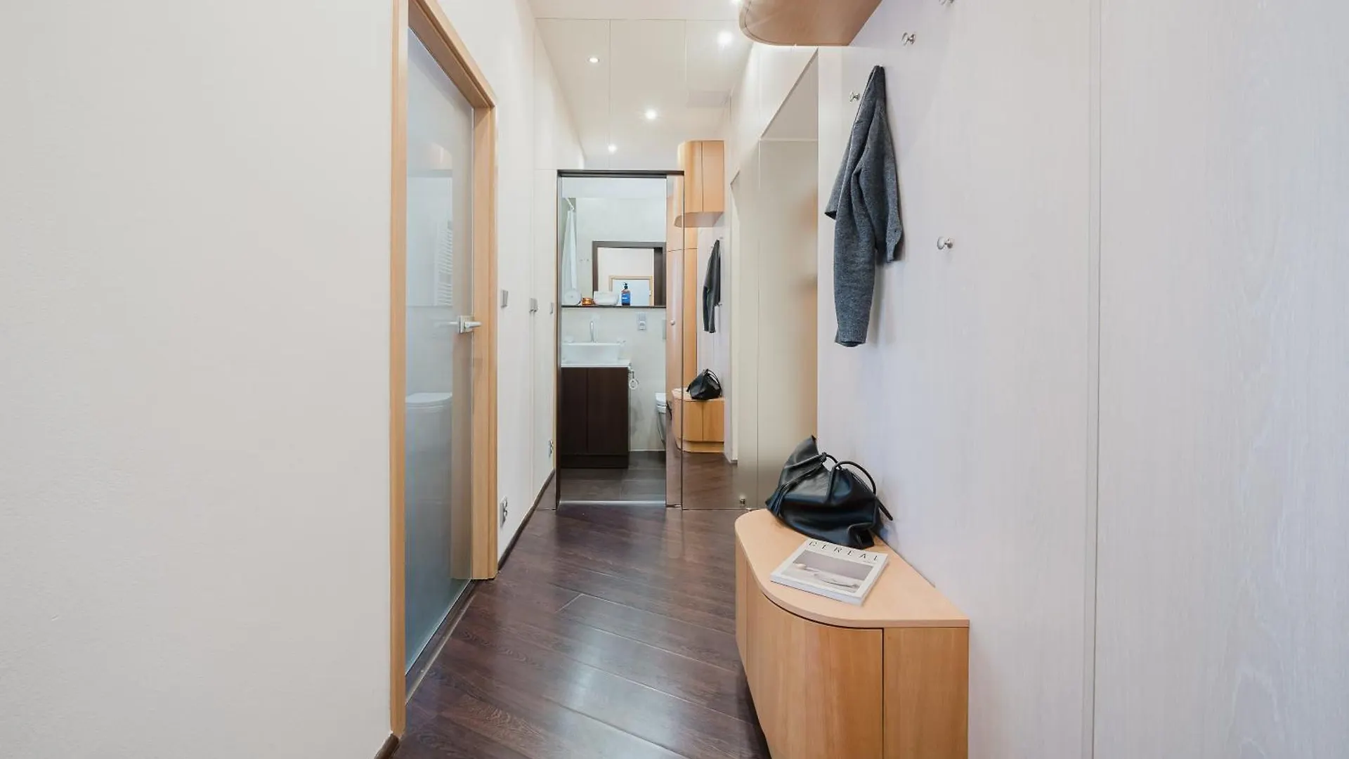 Prague Days - Stylish Apartment - Netflix - Hip District