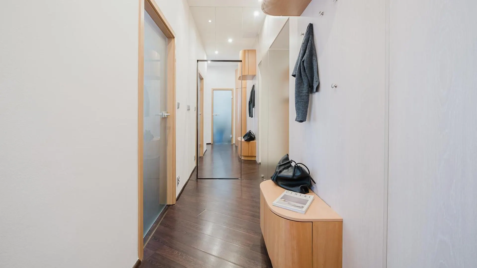 Prague Days - Stylish Apartment - Netflix - Hip District
