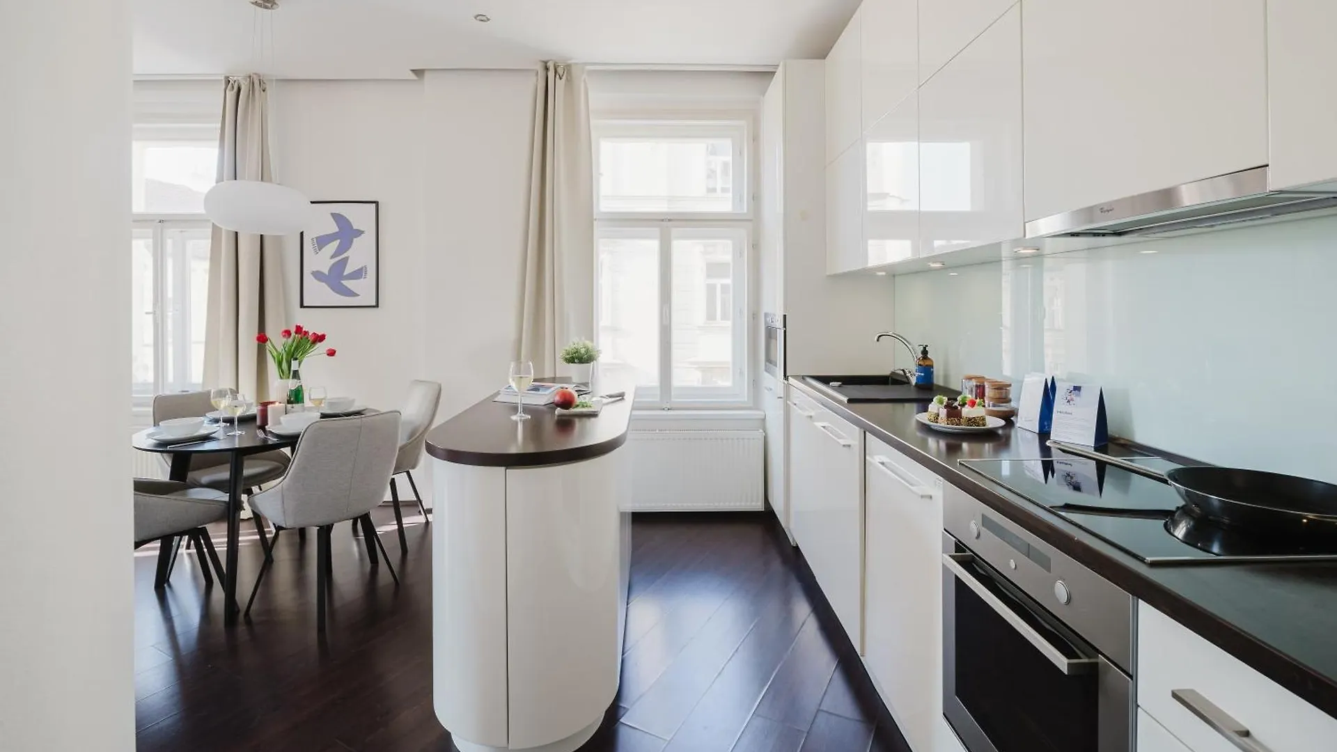 Prague Days - Stylish Apartment - Netflix - Hip District